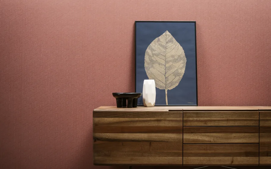 Rode HookedOnWalls behang in de woonkamer