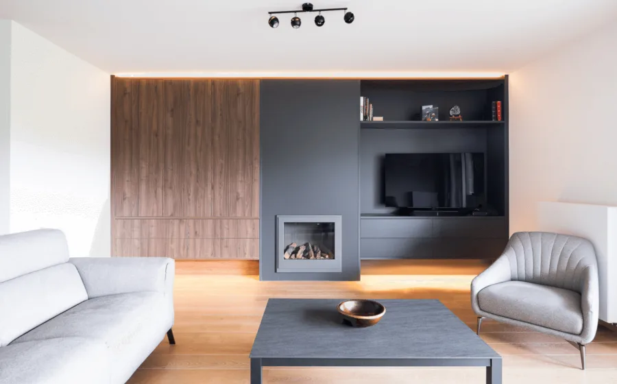 Zwarte/donker hout kleurige tv kast op maat met verlichting