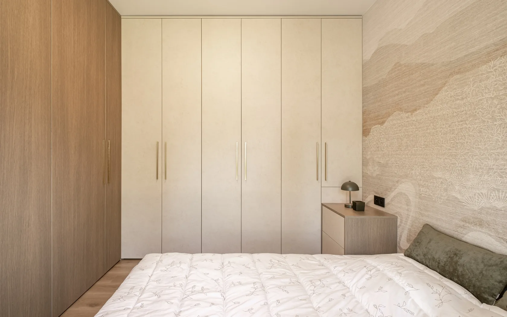 Kast op maat van DecoLegno in de slaapkamer