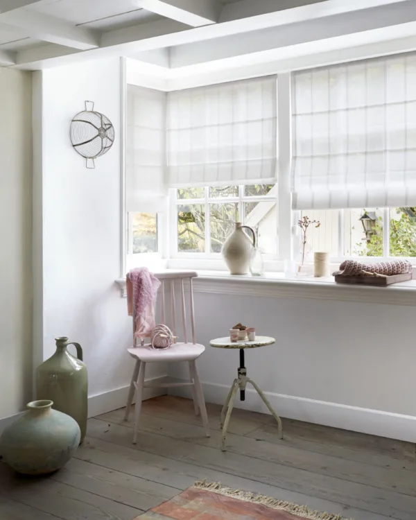 Vouwgordijnen in landelijke woonstijl van Bece