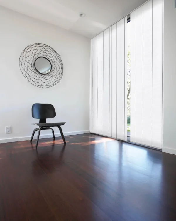 Paneelgordijn op maat in de woonkamer