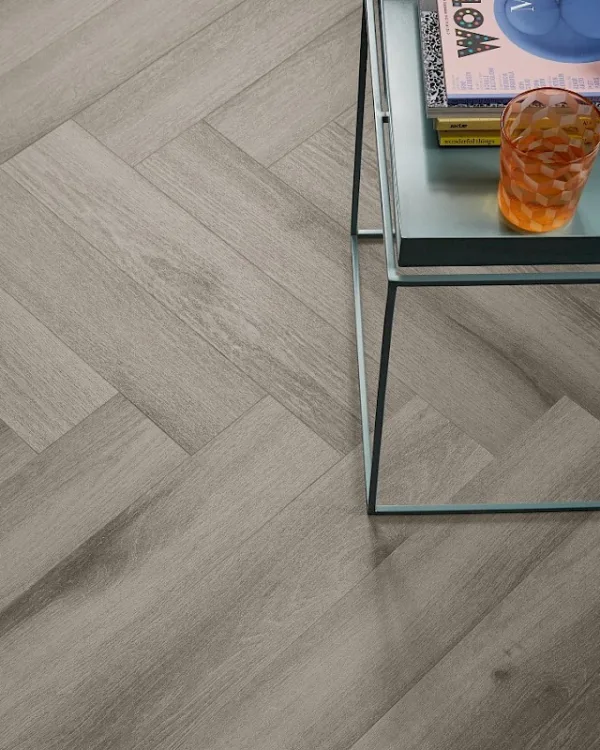 Laminaat visgraat vloer van Tarkett bij Aanhuis