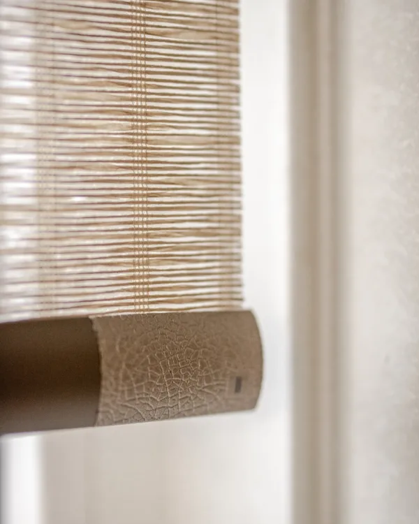 Geweven houten rolgordijnen als raamdecoratie