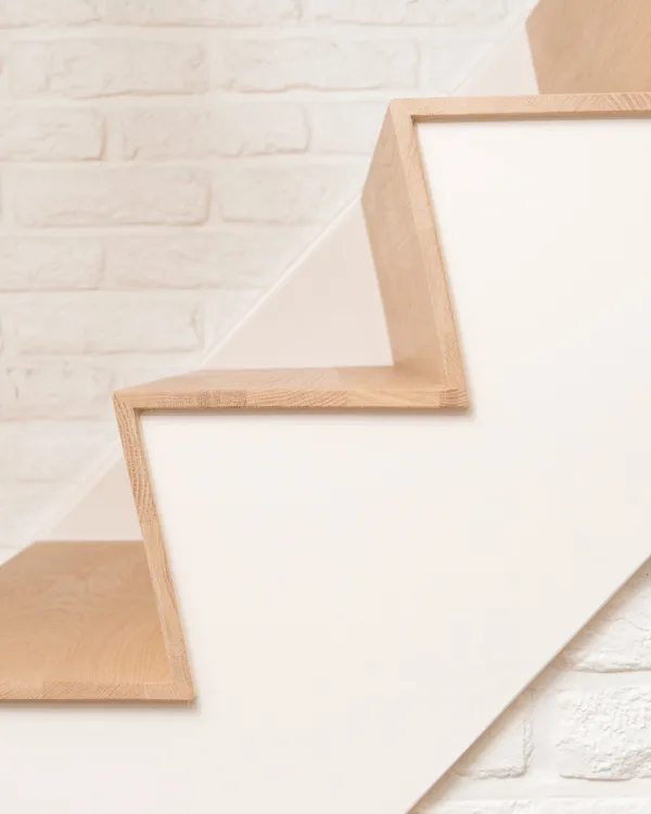 Close up van een Oak Step Z-trap