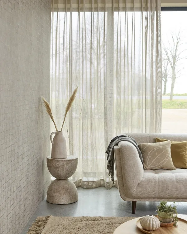 Gordijn Vitrage Eijffinger Amalfi dessin beige wit zithoek