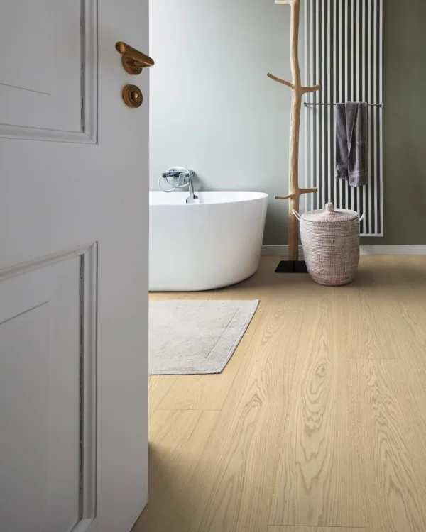 Meister lindura fineerparket in de badkamer