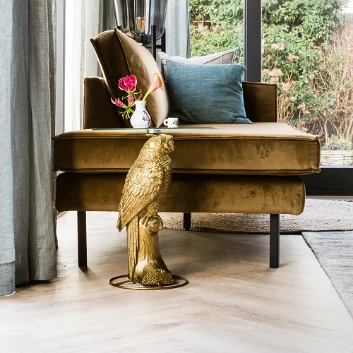 Laminaat vloer in visgraatmotief vind je bij Aanhuis