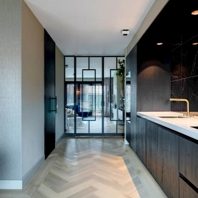 Laminaat visgraat vloer van Therdex bij Aanhuis