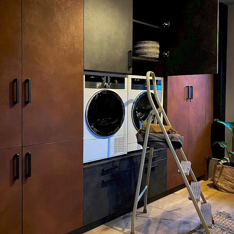 Wasmachinekast op maat bij Aanhuis