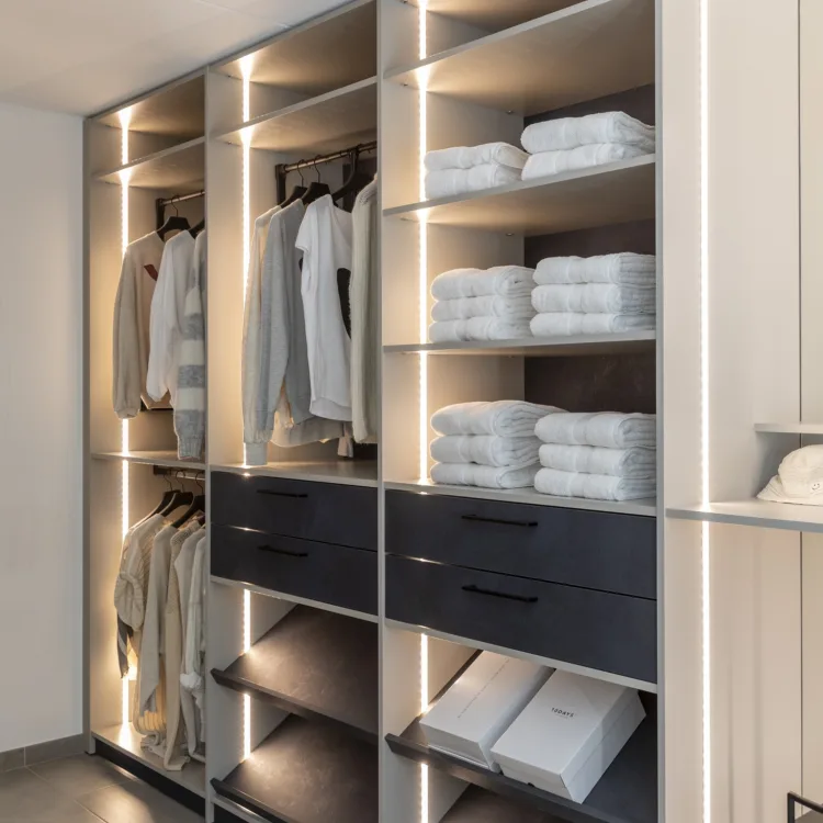 Kast op maat bij Aanhuis