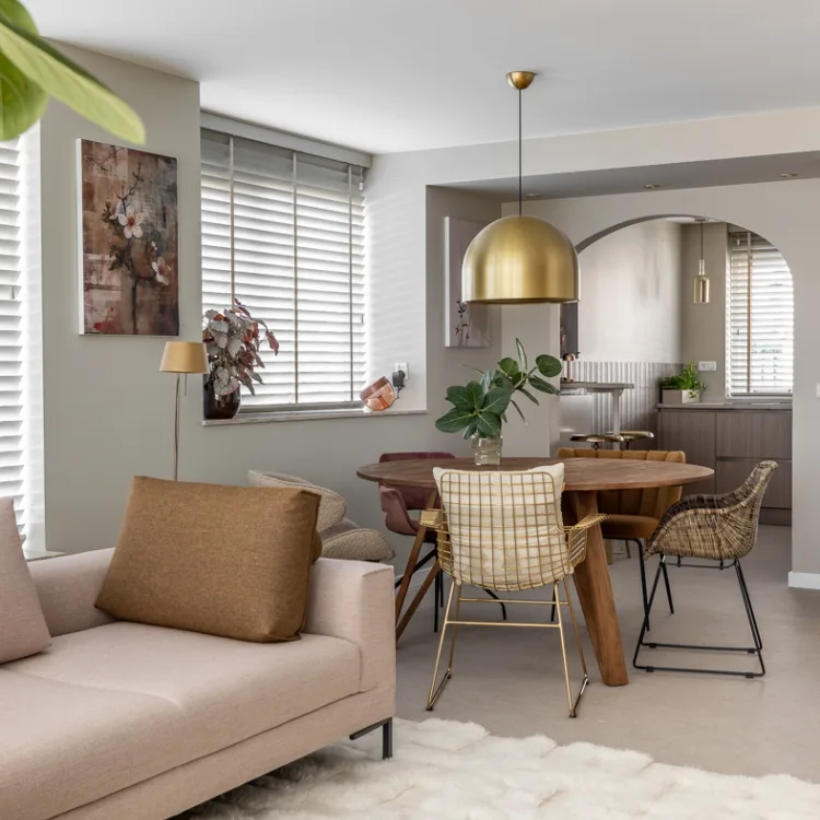 Wonen, eten, ontspannen, alles kan in een multifunctionele woonkamer. Aanhuis.be