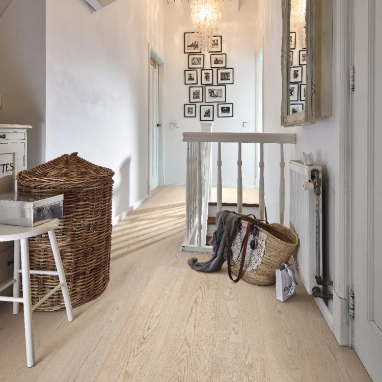 Lichthouten fineerparketvloer