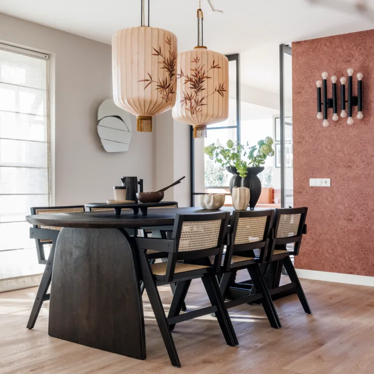 Interieurfoto in de eetkamer uit vtwonen