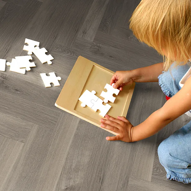 Detail visgraat vloer met prachtige houtnerf, combineer met vloerverwarming voor extra comfort